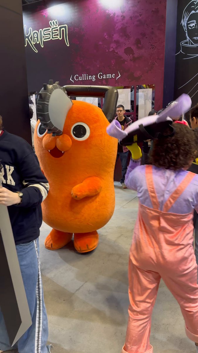 Pochita has arrived at the MAPPA CHAINSAW MAN experience #NYCC