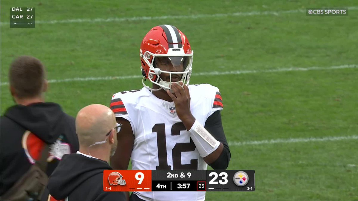 Shedeur Sanders looks on as Browns trail 23-9
