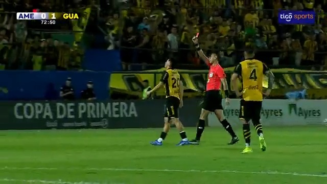 🟥¡TARJETA ROJA PARA EL LATERAL! Alexandro Maidana, defensor de Guaraní, fue expulsado tras la revisión del VAR que anuló el segundo gol. 📺Tigo Sports ▶️Viví el #ClausuraAPF2025 por