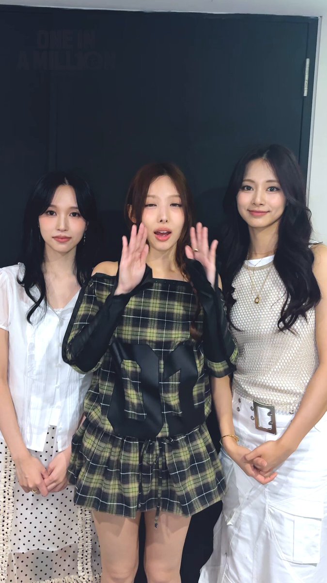 원스들~ 이제 일주일 남았다! 💕 트둥이와 원스의 10년을 담은 10월 20일 CGV 개봉🎬 곧 만나요! 🥳 👉 #원인어밀리언 #ONEINAMILL10N #10월20일CGV대개봉 #트와이스 #TWICE #나연 #정연 #모모 #사나 #지효 #미나 #다현 #채영 #쯔위 #NAYEON #JEONGYEON #MOMO #SANA #JIHYO #MINA #DAHYUN #CHAEYOUNG #TZUYU