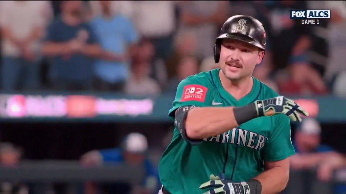 Cal Raleigh has 9 homers in 14 career games at Rogers Centre 🤯 #ALCS