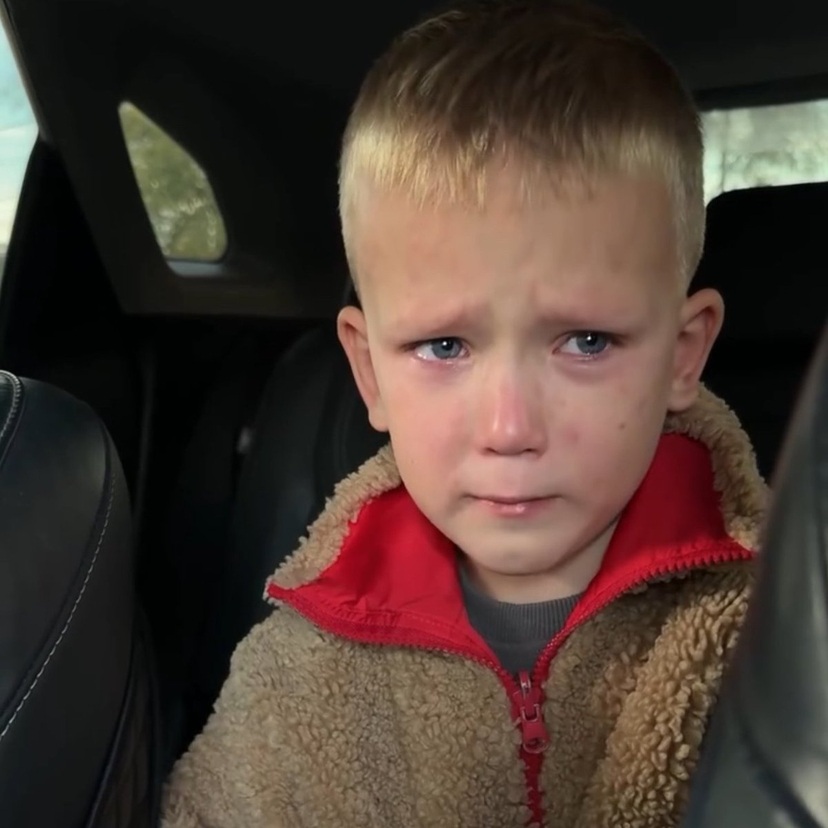 Los niños están cansados de los ritmos de vida neoliberales. Este niño ruso, se lo explica a su madre con toda rotundidad.