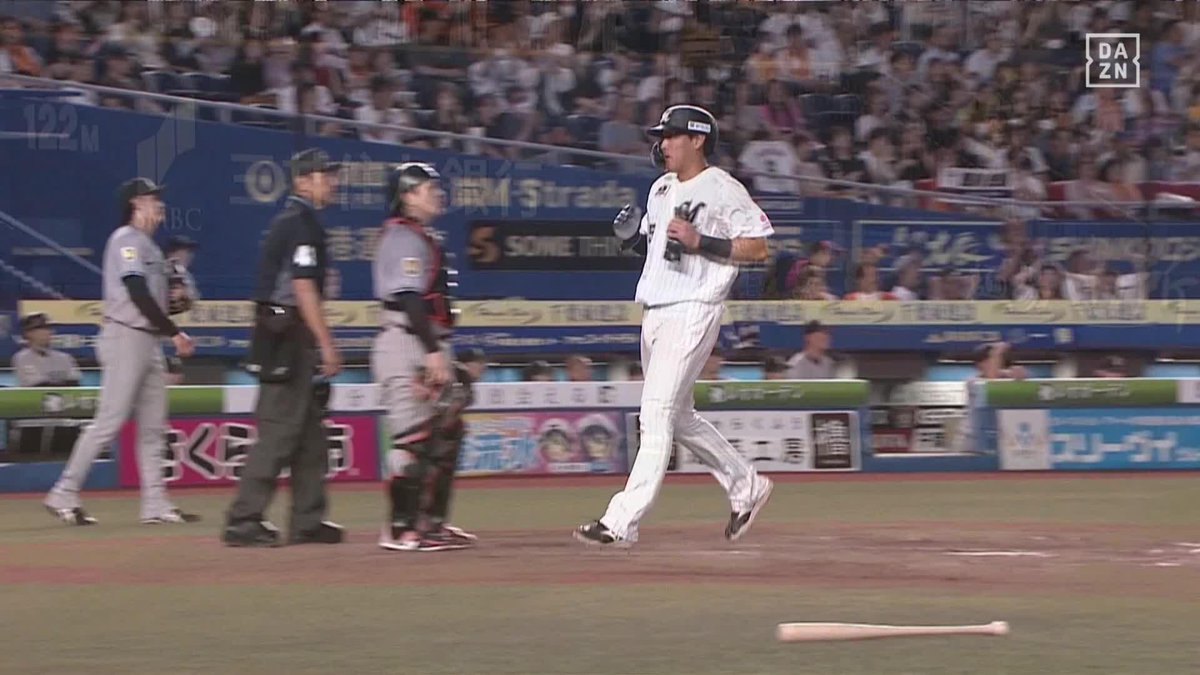 西川 史礁(2024年ドラフト1位) 108試合 打率.281 3本塁打 OPS.699 新人王候補。ツーベースキング。8死球は強打者の証明。本拠地打率.301。来季は年間で3割クリアを。積極打法で6併殺なら個人的には2番打者で推したい。ランナー1塁の打率.292。逆方向でも打球が速い。