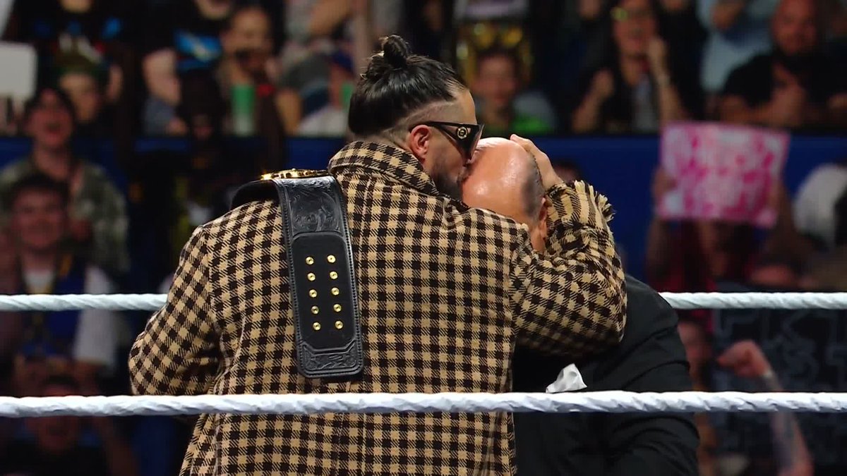 Rollins โค๏ธ Heyman