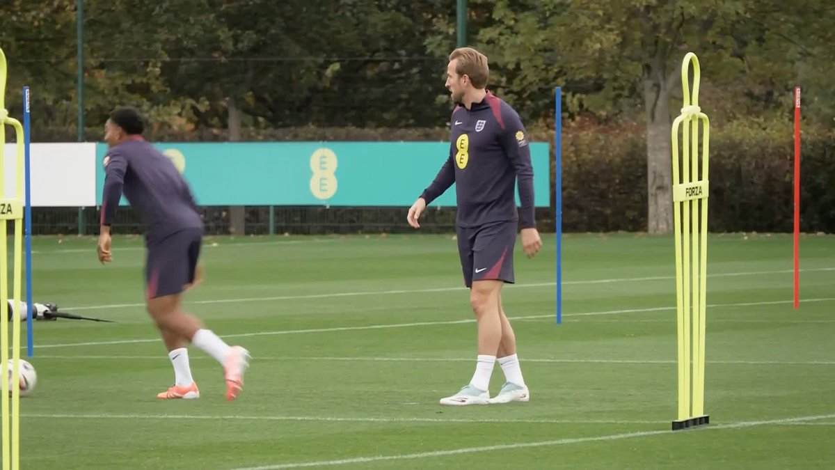 "Thomas Tuchel thinks the absolute world of him" 🤝 Michael Bridge and Rob Dorsett assess the importance of both Harry Kane and Jordan Pickford, as England depart for their trip to Latvia 🏴