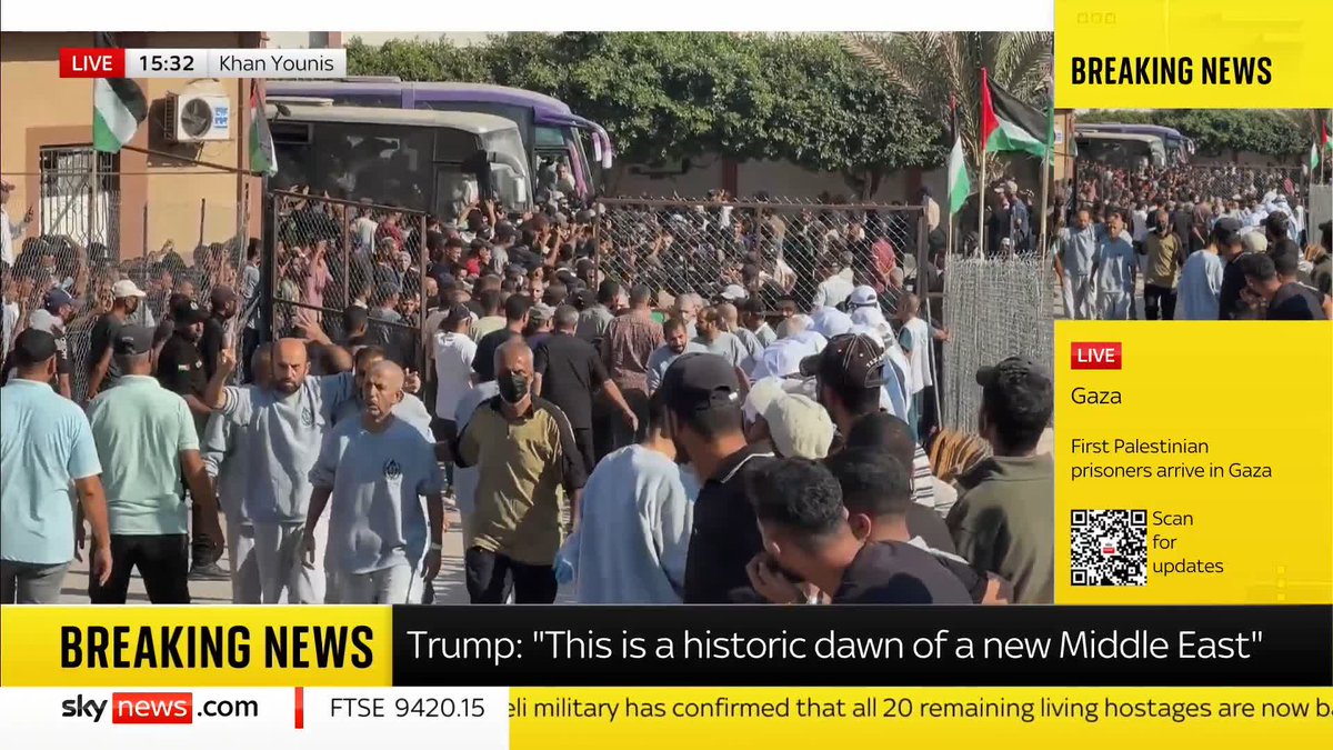BREAKING: Palestinian prisoners arrive in Khan Younis in Gaza after being released by Israel. 📺 Sky 501, Virgin 602, Freeview 233 and YouTube