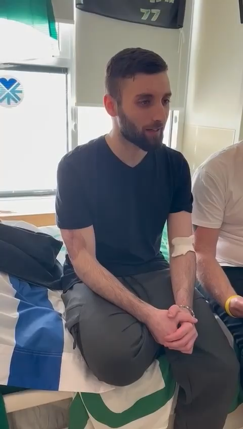 Matan Angrest, singing the first song he wanted to hear as a free man. Freedom has a sound 💙