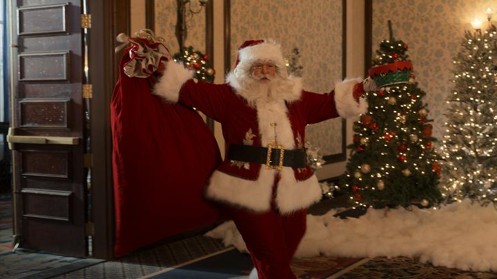 The holidays start now on Netflix 🎁 Unwrap four new Netflix holiday movies with trailers dropping all week long.