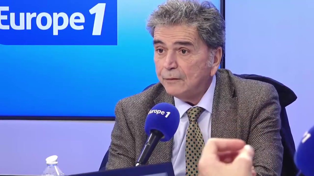 #DonaldTrump : "Il dirige et il fait alors que nous... On a un président Macron qui ne dirige pas et qui ne fait pas" affirme Pascal Praud, dans #PascalPraudEtVous sur #Europe1
