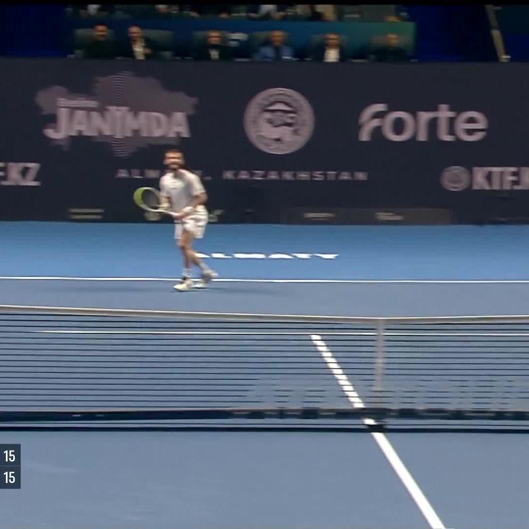 Un match lamba entre Corentin Moutet 🇫🇷 et Bernard Tomic 🇦🇺 à Almaty 😂