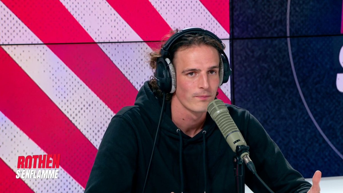 🎙️ Paul de Saint Sernin: "Le foot m'a inclus dans le monde. J'étais un gars qui vient d'un milieu où on vouvoie ses parents, qui n'a pas d'amis à l'école et qui se met à avoir des copains parce qu'il sait utiliser son pied gauche. Ça, ça sauve des gamins, ça rabiboche des peuples
