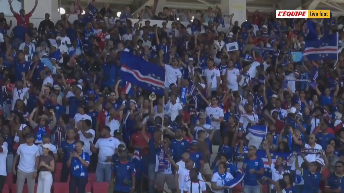 🚨 DAILON LIVRAMENTO OUVRE LE SCORE POUR LE CAP-VERT 🇨🇻 !!!! 𝗔̀ 𝗨𝗡 𝗣𝗘𝗨 𝗣𝗟𝗨𝗦 𝗗’𝗨𝗡𝗘 𝗗𝗘𝗠𝗜-𝗛𝗘𝗨𝗥𝗘 𝗗𝗘 𝗩𝗔𝗟𝗜𝗗𝗘𝗥 𝗨𝗡𝗘 𝗣𝗔𝗥𝗧𝗜𝗖𝗜𝗣𝗔𝗧𝗜𝗢𝗡 𝗛𝗜𝗦𝗧𝗢𝗥𝗜𝗤𝗨𝗘 𝗣𝗢𝗨𝗥 𝗟𝗘 𝗠𝗢𝗡𝗗𝗜𝗔𝗟 𝟮𝟬𝟮𝟲 ⏳ 🎥 L'Équipe