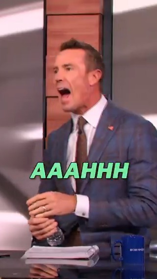 Matt Ryan's hamstring cramped up in the MIDDLE of a segment 😂 He had to get up and walk it off 😭 Matt Ryan Nathaniel E Burleson Bill Cowher
