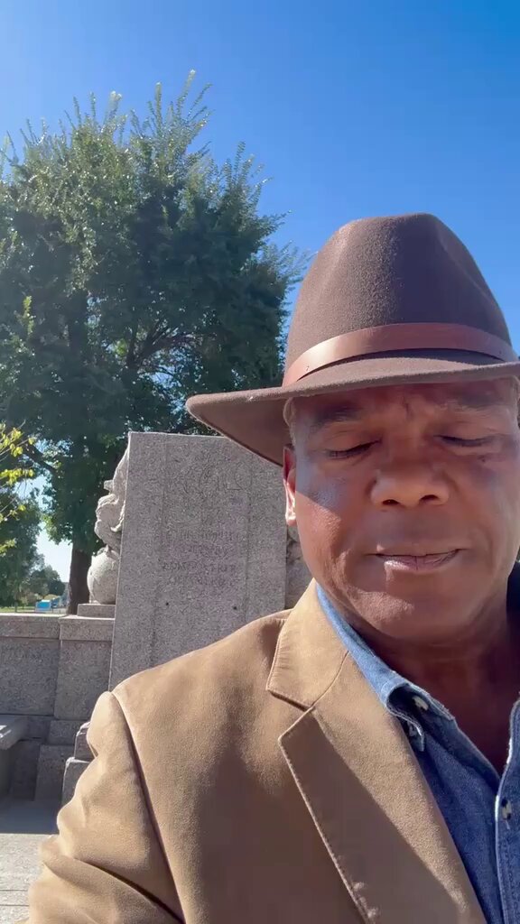 🚨Don't forget that Tim Walz stood silently as a violent mob destroyed the Christopher Columbus statue at the State Capitol. As governor, I will restore the statue to its rightful place. We will be the generation to SAVE Minnesota!