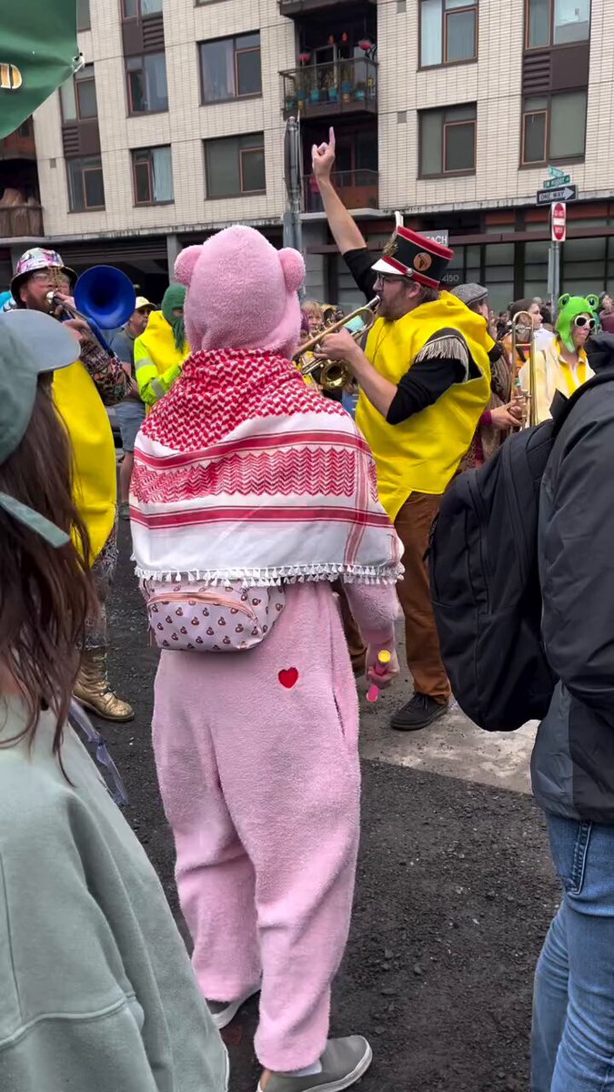 Does anyone in Portland have a job..??