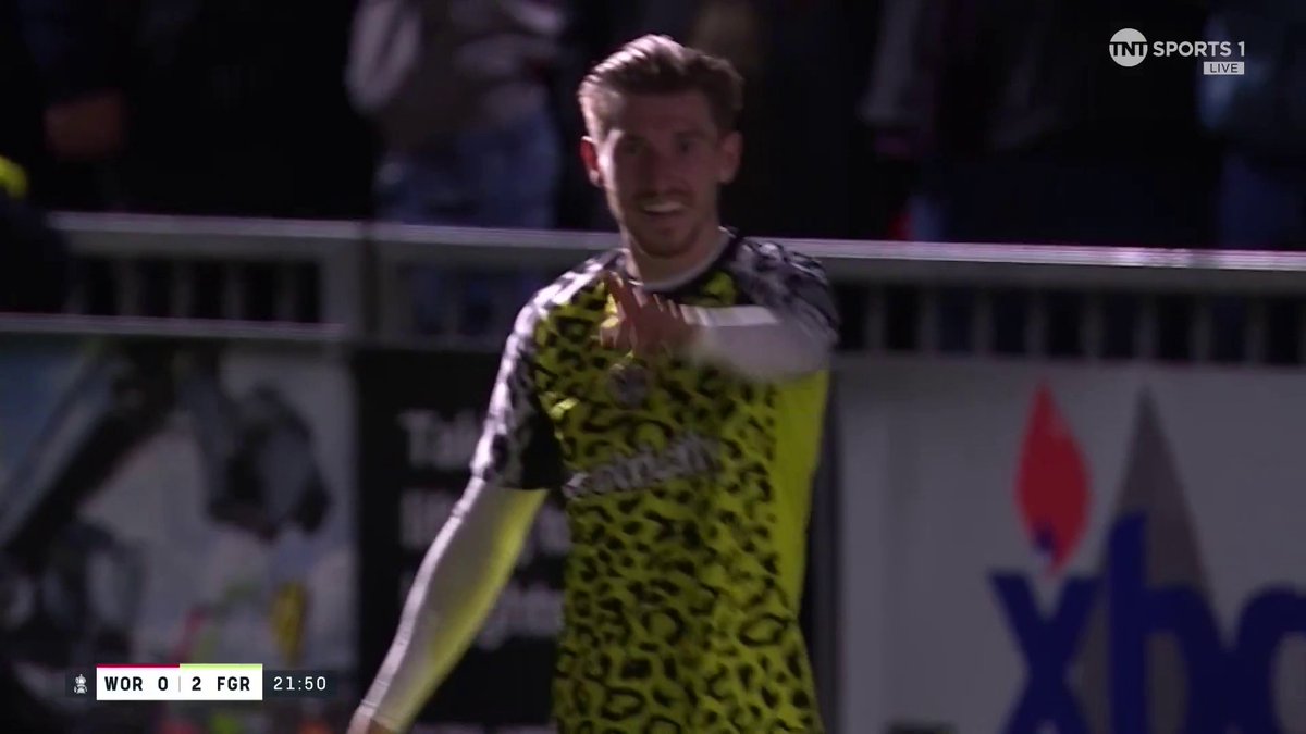 Brilliant feet from Tom Knowles 🔥 Forest Green Rovers' second goal tonight was pure class 💫 📺 TNT Sports & discovery+ UK