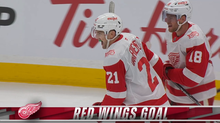 JVR, WOW! 🤯 James van Riemsdyk nets his first as a member of the Detroit Red Wings! #NHLFaceOff 📺: Sports on Prime Canada ➡️