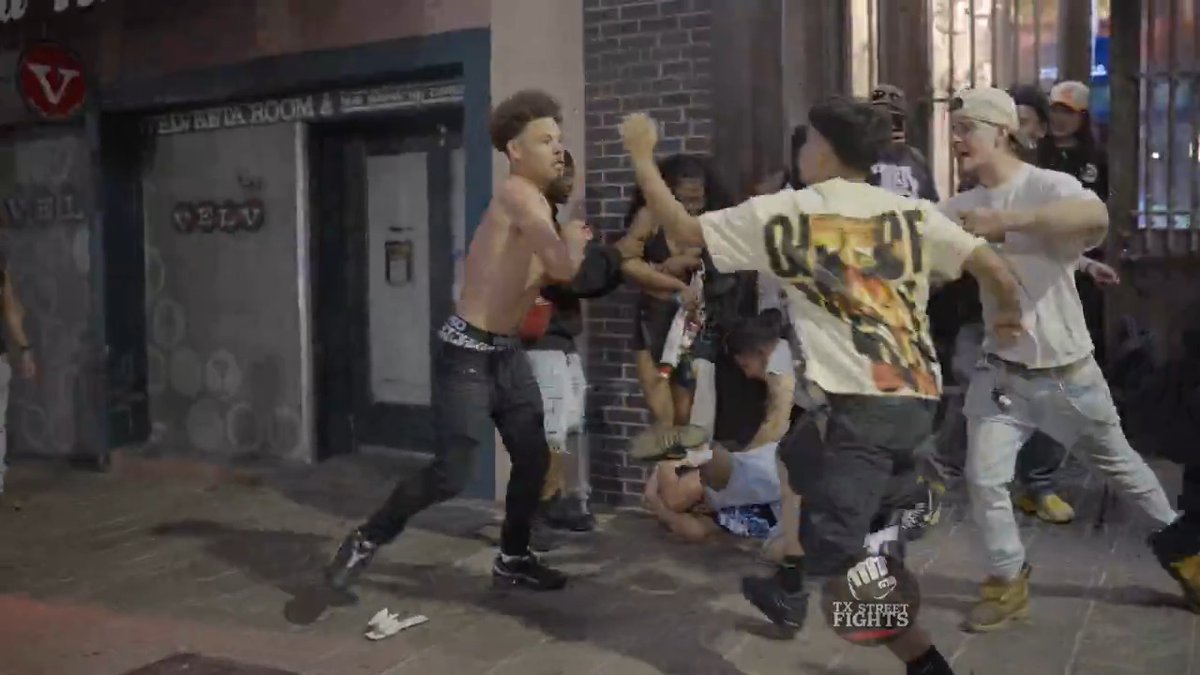 Crazy brawl &amp; fight 6th Street Austin TX #fight #Fights 10-12-2025 October