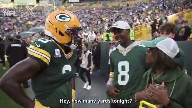 PSYCHO: #Packers star running back Josh Jacobs has gone viral for LAUGHING as he got hit and crushed by defenders throughout the game. ๐ณ๐ณ๐ณ This is not normal human behavior.