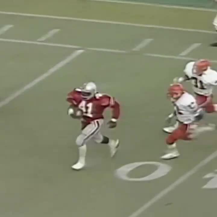 He was most definitely in the zone 🔥 #OTD in 1984, Keith Byars ran for 274 yards and 5 TDs to help Ohio State Football rally past Illinois.
