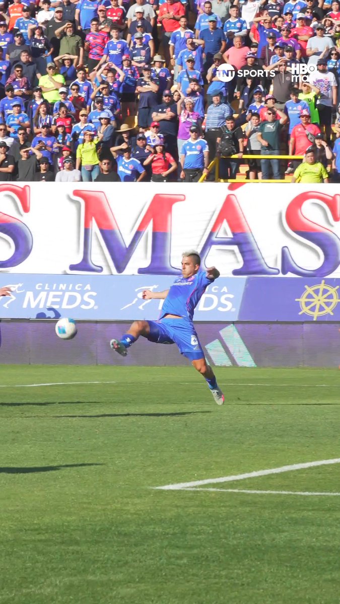 👀⚽🇨🇱 La gran polémica en Santa Laura Acá te dejamos otro ángulo de la mano de Lea Fernández en área de #LaU y que todo Palestino pidió como penal, pero el cuerpo arbitral terminó desestimando la petición de Los Árabes en este #MatchdayLunes. ¿Lo cobrabas o tomabas la misma determinación? Disfruta lo mejor del fútbol chileno. Suscríbete a #TNTSportsenHBOMax 📲💻 Link en la BIO 📍