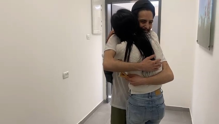 Watch freed hostage Matan Zangauker reunite with his mom after spending 738 days in Hamas captivity 🎗️ ❤️‍🩹