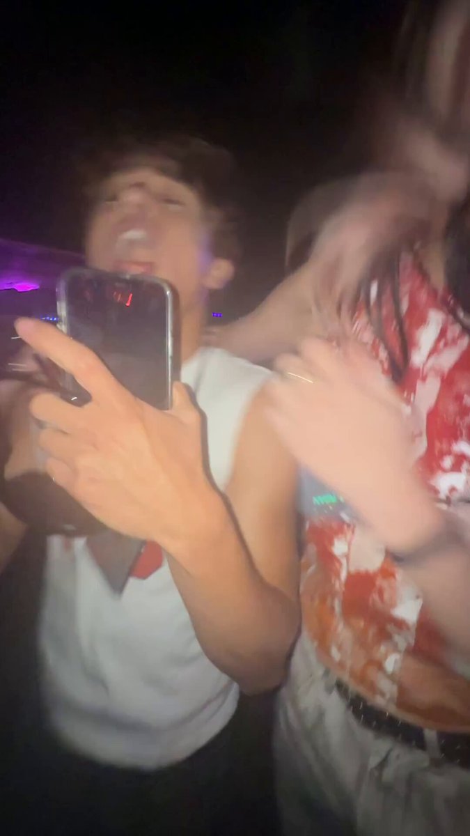 💌 #MEGAN 131025 🍒: 📹x1 🍒: Me emily and red having the best time at chappell roans this weekend #KATESEYE KATSEYE
