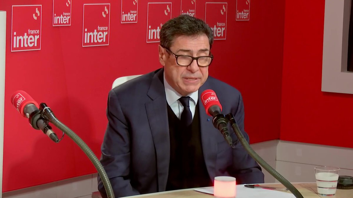 Philippe Aghion, prix Nobel d’Économie 2025 et conseiller des présidents Hollande et Macron, plaide pour « stopper » la réforme des retraites jusqu’à la présidentielle 2027 pour éviter « le danger » du RN au pouvoir