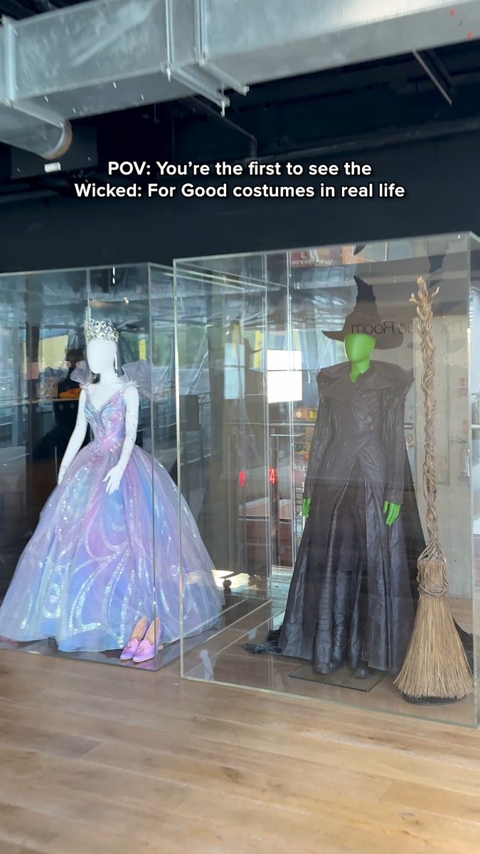 Have you checked out the 'A Wicked Celebration' exhibition? 📍: BFI Southbank Mezzanine 📆: 12pm-8pm until 19th October 🎟️: Free Entry Wicked: For Good, in cinemas November 21