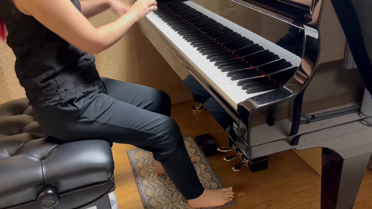 昔先生から教えてもらったスケールの練習方法の１つ。 アクセントの位置を２つずつ、３つずつ…と増やして行くことで、各指に意識が行くようになるよ。 色々な調でするのもオススメ✨