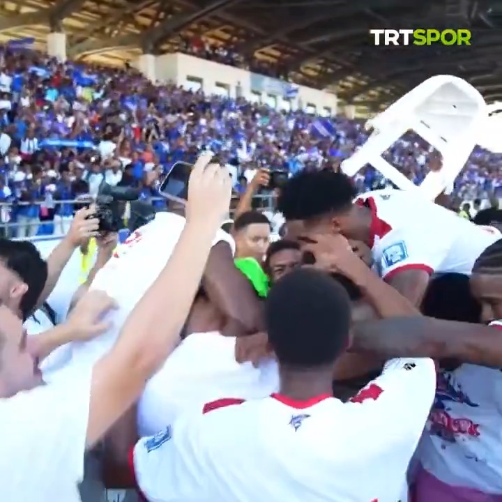 🇨🇻 İlk kez Dünya Kupası bileti alan Yeşil Burun Adaları'nda büyük bir sevinç yaşanıyor.
