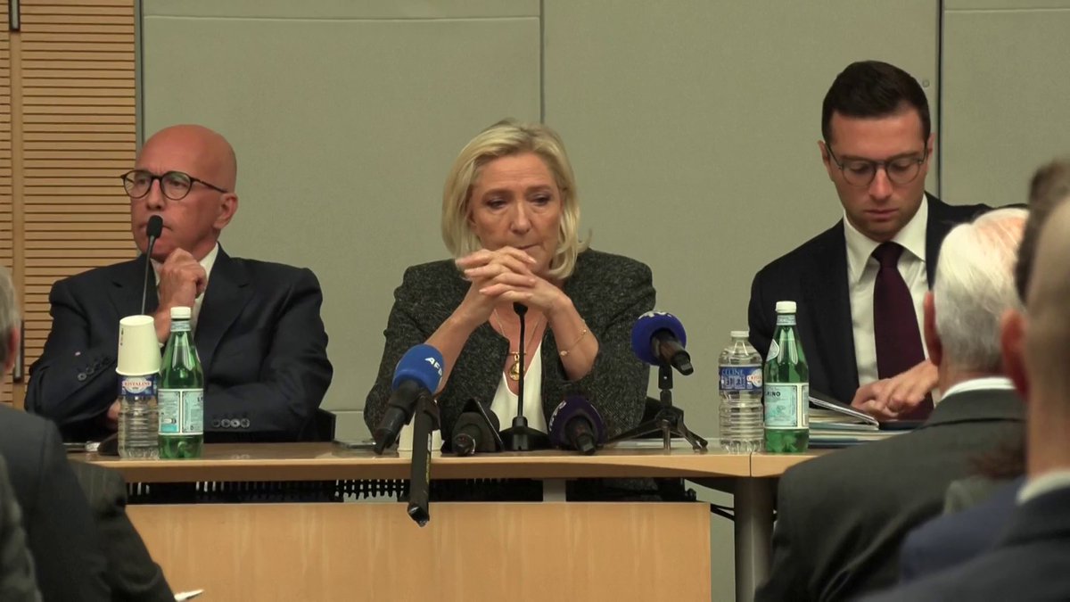 #Budget2026 : "Nous censurerons l'intégralité des gouvernements qui seraient présentés par Emmanuel Macron", prévient Marine Le Pen. "Nous souhaitons qu'il y ait des élections. Nous souhaitons donc la dissolution de l'Assemblée nationale." #DirectAN