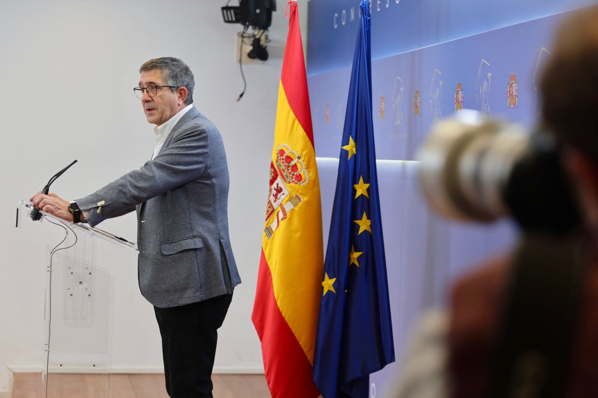 Mentir no es ilegal: este es el lema del Partido Popular. Han confesado que su guía de comportamiento es el bulo y la mentira. No nos sorprende que se inventen la existencia de una pinza PSOE/Vox contra el PP: en vez de admitir sus errores, hacen una pasarela para la ultraderecha.
