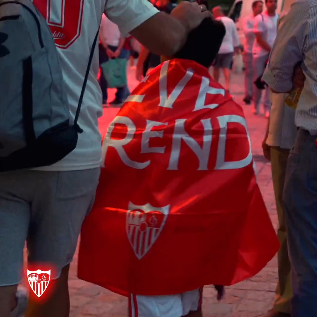 ❤️ Nuevo techo histórico: alcanzados los 56.000 socios. ¡Gracias, sevillistas! 🙌⚪️🔴 #WeareSevilla