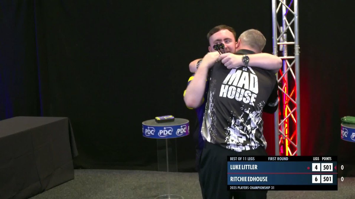 EDHOUSE STUNS LITTLER! 👀 An average of 106.45 isn't enough for the World Champion, who is dumped out in Round One by reigning European Champion - Ritchie Edhouse! A blow for The Nuke, who is still fighting for a spot in Minehead next month! 📺 #PC31