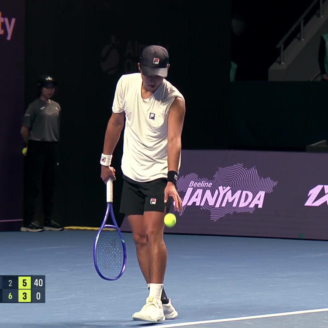 4-match losing streak on indoor hard courts: SNAPPED ✅ Brandon Nakashima gets past Hamad Medjedovic 7-6(5) 6-2 to collect a maiden Almaty victory 😮‍💨 #AlmatyOpen