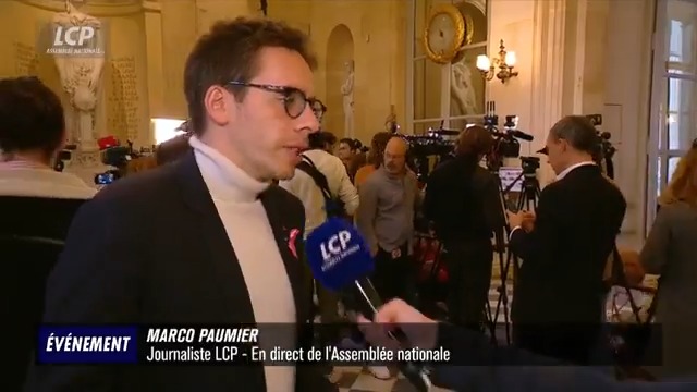 Le député LFI, Hadrien Clouet, incite les députés Députés Socialistes et apparentés à voter la motion de censure : "On ne peut pas laisser les gens se faire racketter au nom d'un soi-disant acquis qui est juste un moindre recul." #DirectAN