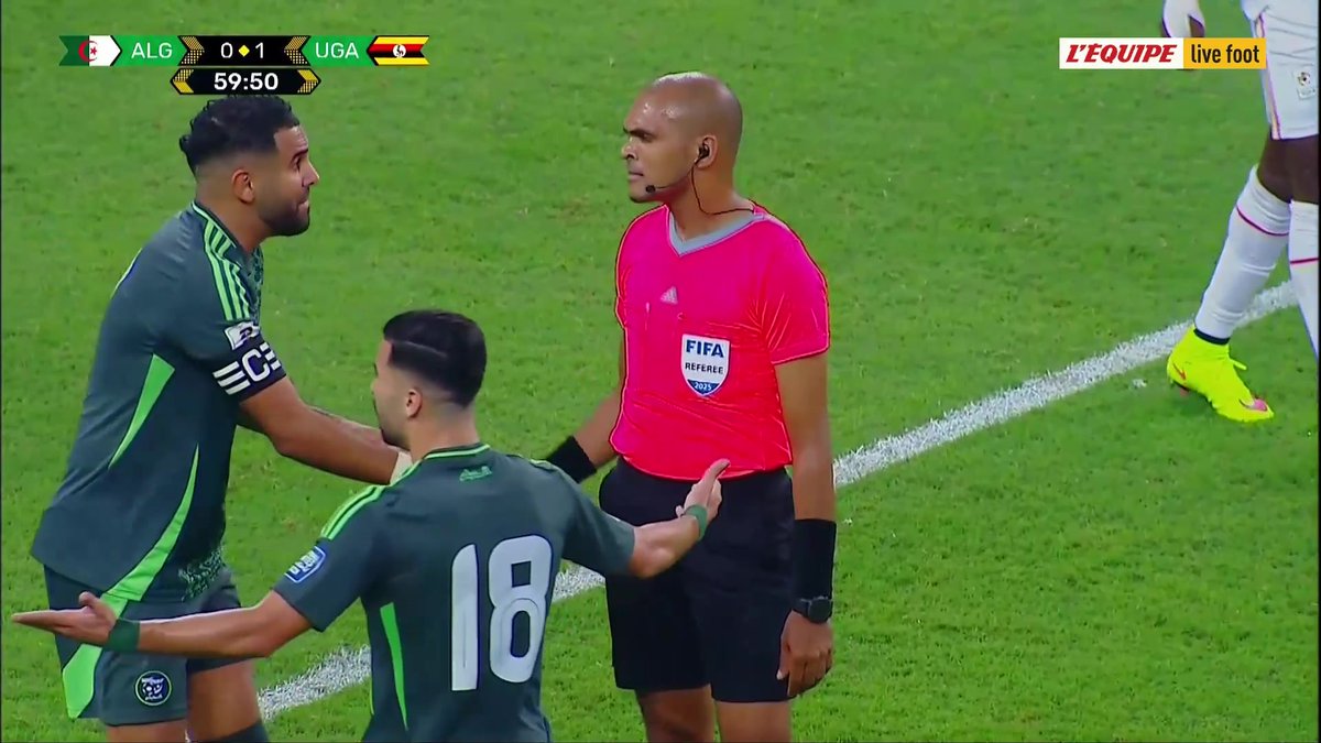 Imbroglio total autour d'une faute sifflée contre Hadjam 👀 #lequipeFOOT