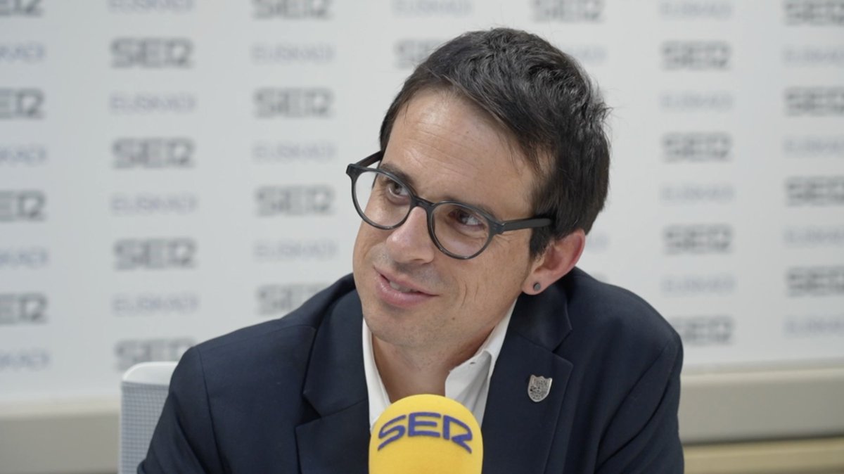 Si yo fuera lehendakari, no habría autorizado la concentración de la Falange en Gasteiz.