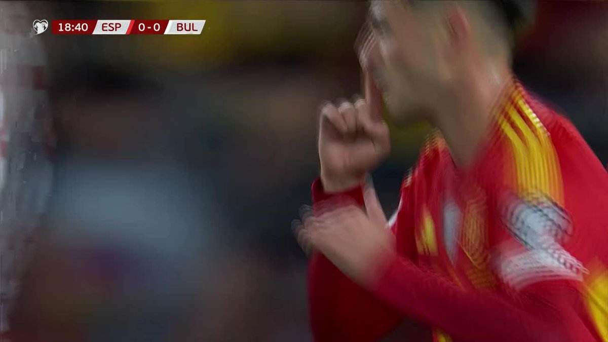 ¡ERA PARA CERRAR EL ESTADIO, PEDRI! El crack español casi marca un verdadero golazo ante Bulgaria. 📺 Las #WCQ por #DisneyPlus Plan Premium
