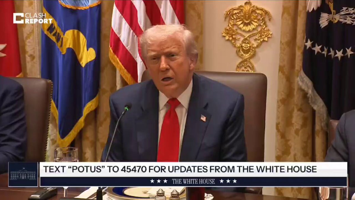 💪🏻🇺🇸 Após Trump dizer que o Hamas quebrou o acordo Ele deixou claro: “O Hamas será desarmado porque foi isso que disseram. Se eles não se desarmarem, nós os desarmaremos. Não tenho de explicar como isso acontecerá. Eles sabem que eu não estou brincando. Conversei com o Hamas e lhes disse: vocês vão se desarmar, certo? E eles me responderam: sim, senhor, nós nos desarmaremos. Eles vão se desarmar ou nós os desarmaremos. Isso acontecerá rapidamente e talvez de forma violenta mas eles se desarmarão.”
