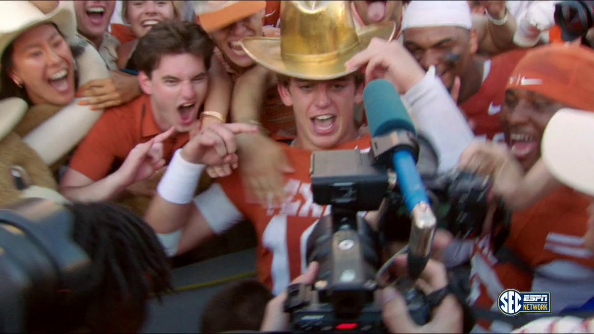 The Golden Hat stays in Austin 🤠 SEC Inside: Texas Football 🤘
