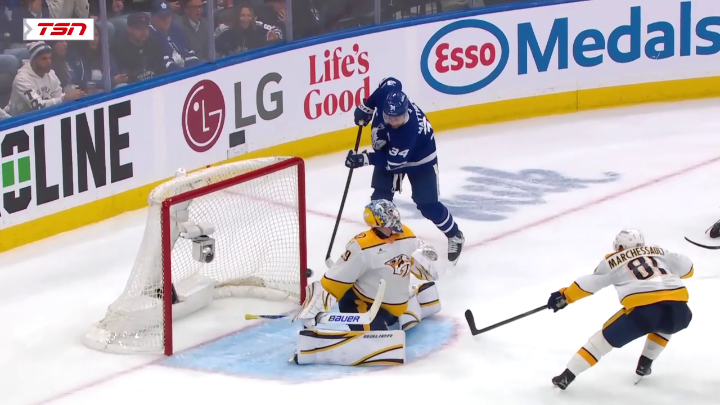 PRETTY PASSING ALERT‼️ The duo of Matthew Knies and Auston Matthews is pretty good. #NHLFaceOff NHL x MassMutual