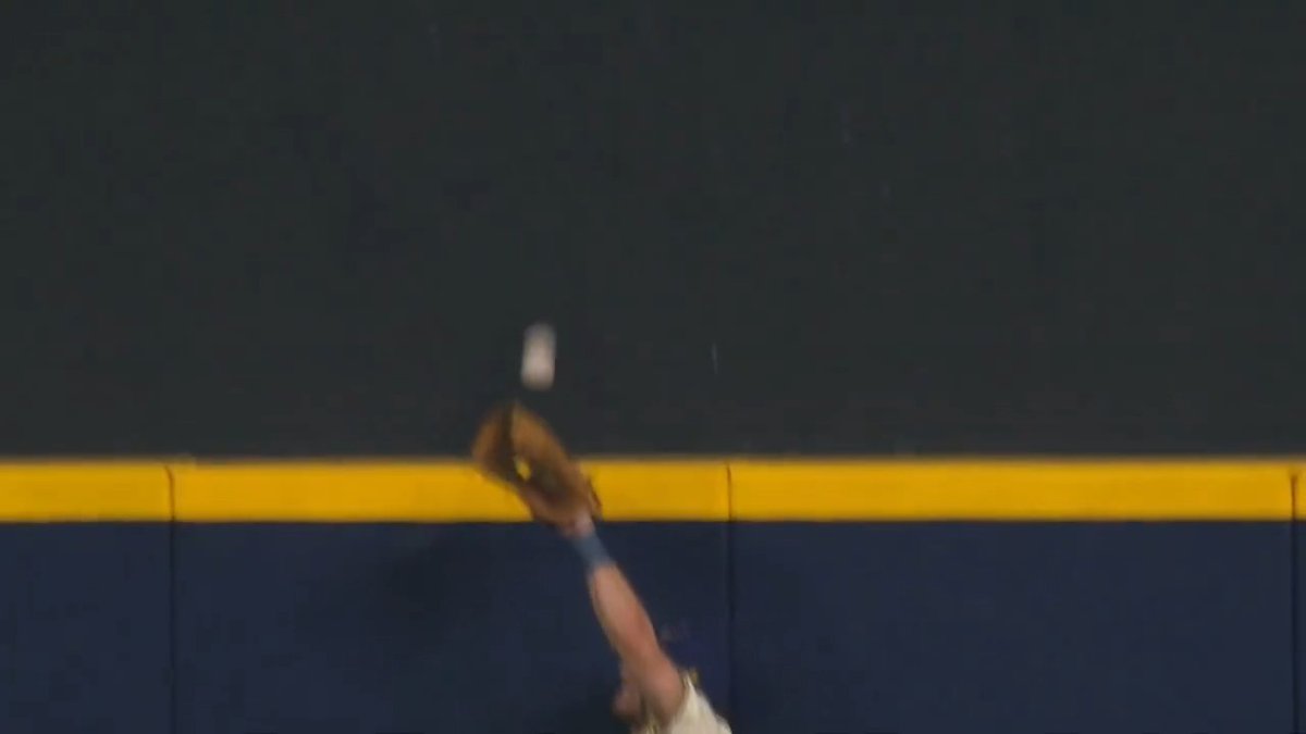 Max Muncy got just enough #NLCS