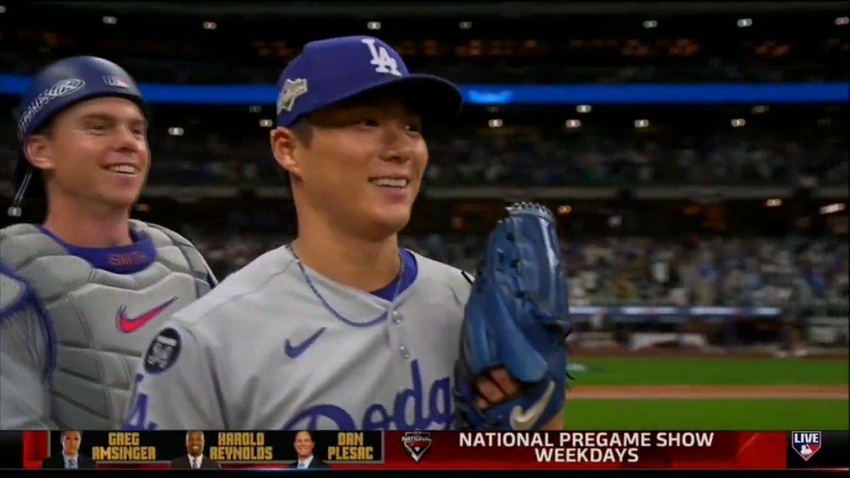 "This is taking me back to the old school days of starting pitching. Watching this fires me up!" - Jake Peavy on Yoshinobu Yamamoto's and Blake Snell's #NLCS dominance