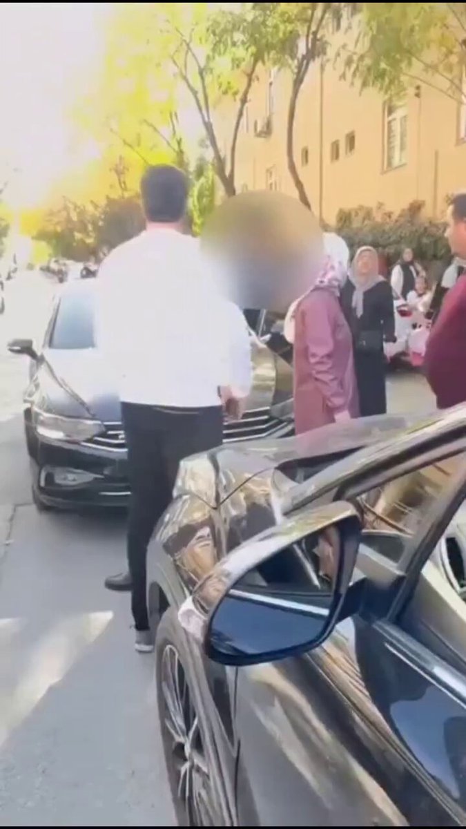 ters yöne girecek kadar acelesi kavga edecek kadar vakti var