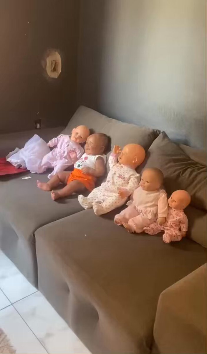 赤ちゃん「見つけられるもんなら見つけてみな」👶😎