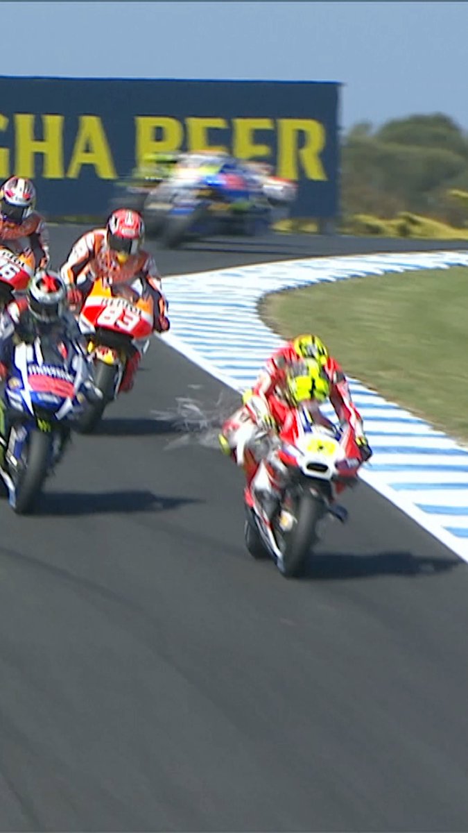 A moment no one will ever forget ๐๏ธ๐ฅ RIP Gavin The Seagull (? - 2015) โค๏ธ #MotoGP | #AustralianGP
