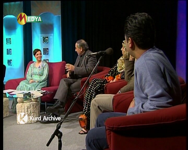 Mehmet Uzun behsa daxwazeke taybet a Yaşar Kemal dike. Ji arşîva Medya TV-2002 #kurdarchive #kurd #archive #kurdistan #mehmetuzun #yasarkemal #bexcegulan #gulistanperwer #memogül
