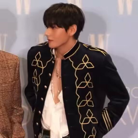 TAEHYUNGS CHEST IS OUT TAEHYUNG AT LOVE YOUR W #VxWKOREA #LoveYourW2025